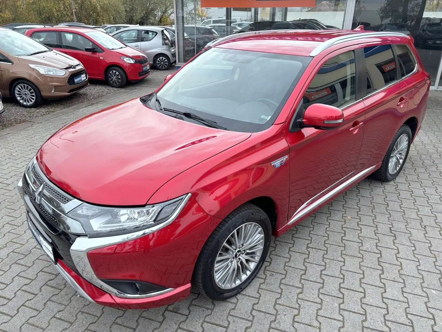 Mitsubishi Outlander PHEV 4WD Rot - 2