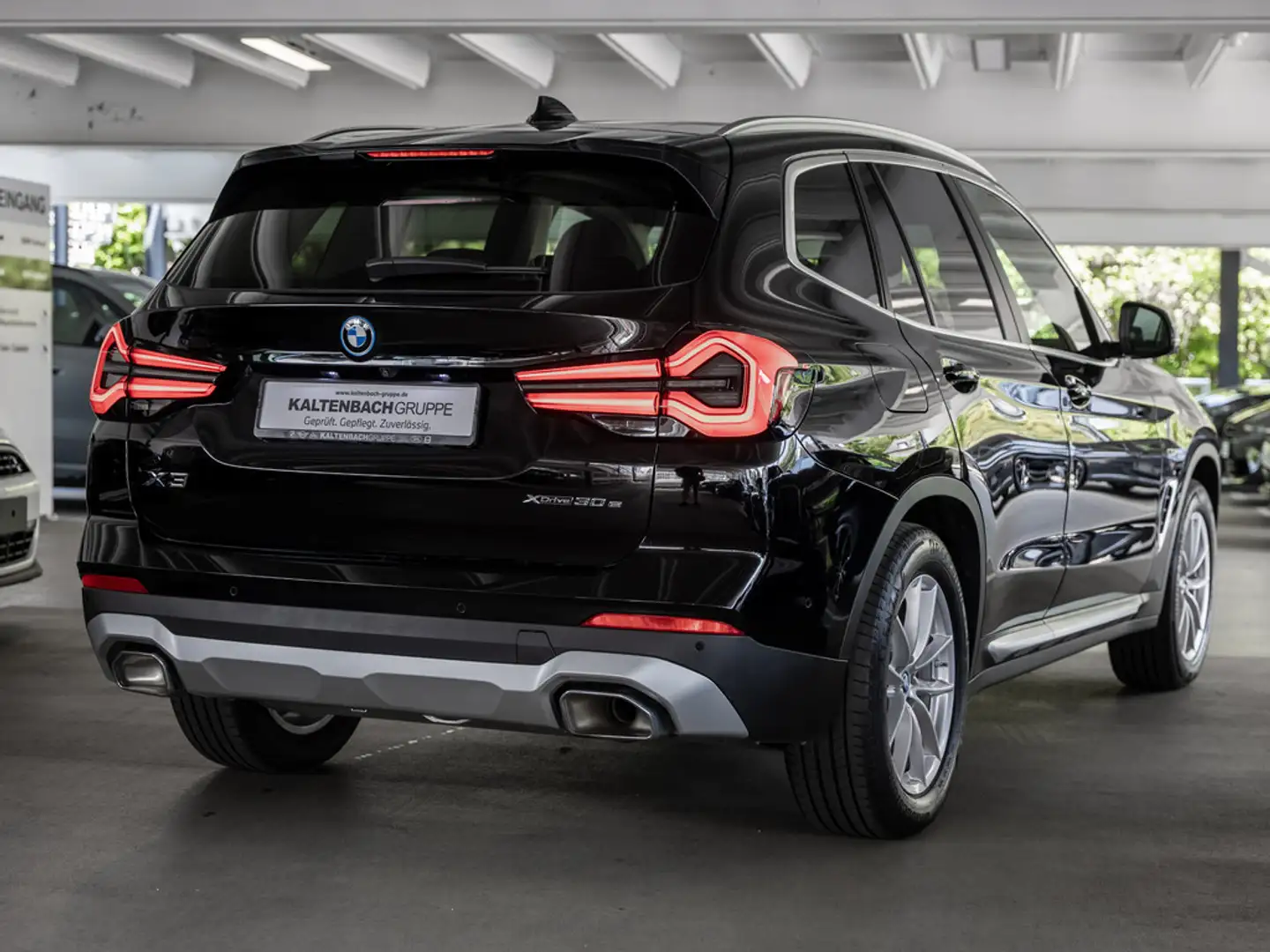 BMW X3 xDrive 30e FACEL. AHK HUD 360° LASER LED Schwarz - 2