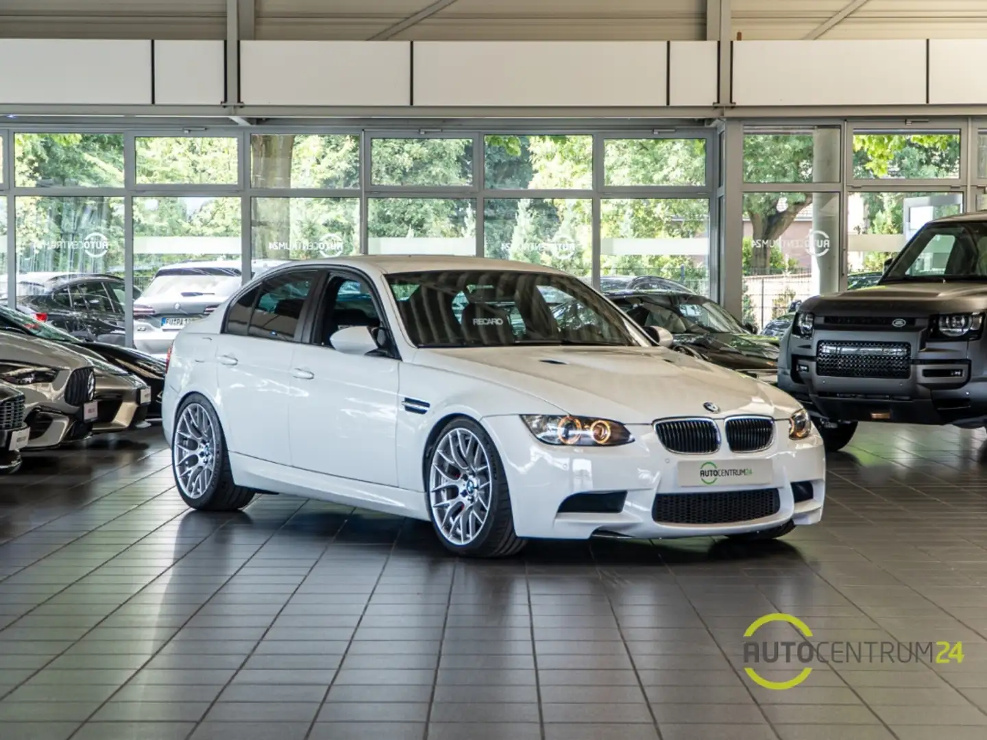 BMW M3 E90 DKG Öhlins M359 GRAIL Recaro Leder Weiß - 1