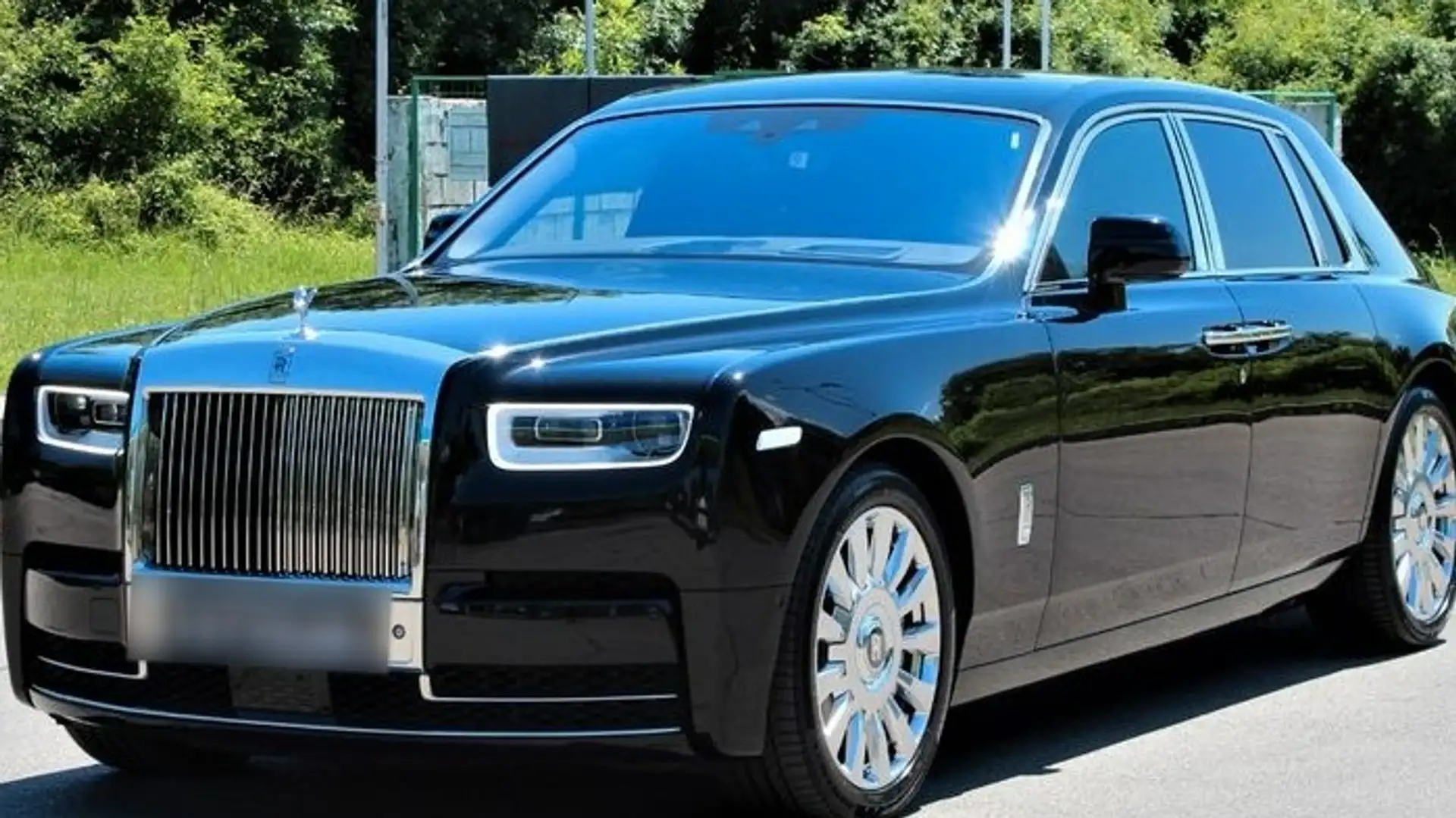 Rolls-Royce Phantom VIII Negro - 2