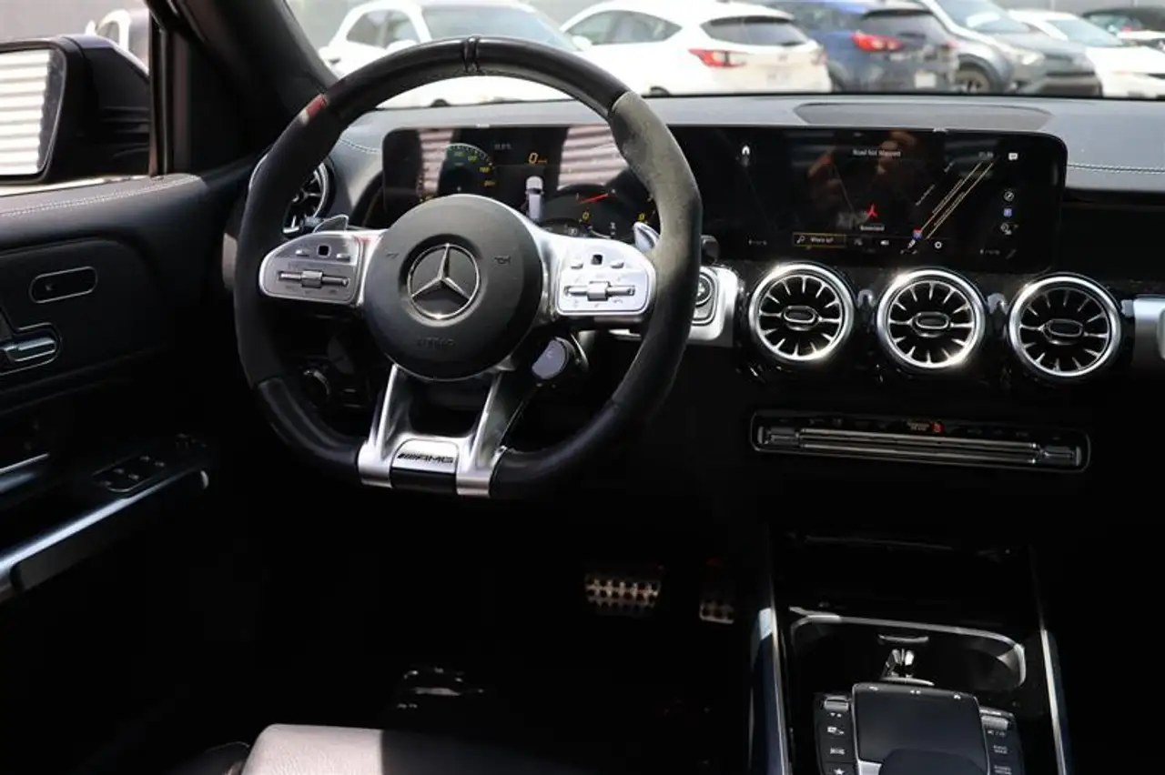 Mercedes-Benz GLB снимка Mercedes-Benz GLB