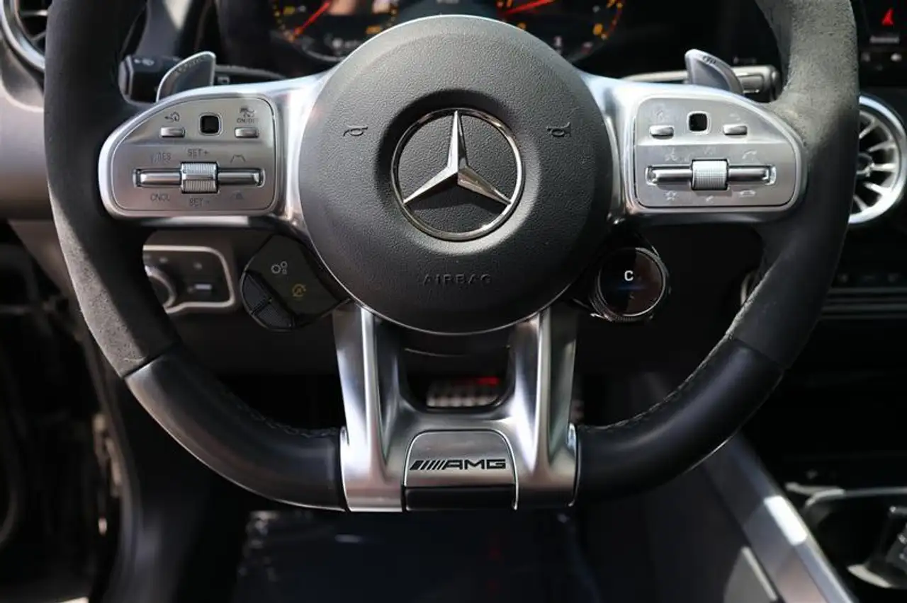 Mercedes-Benz GLB снимка Mercedes-Benz GLB