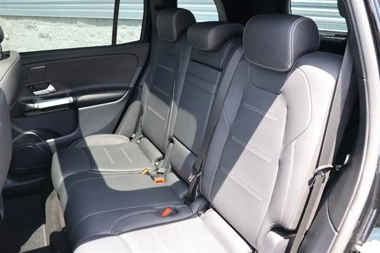 Mercedes-Benz GLB снимка Mercedes-Benz GLB