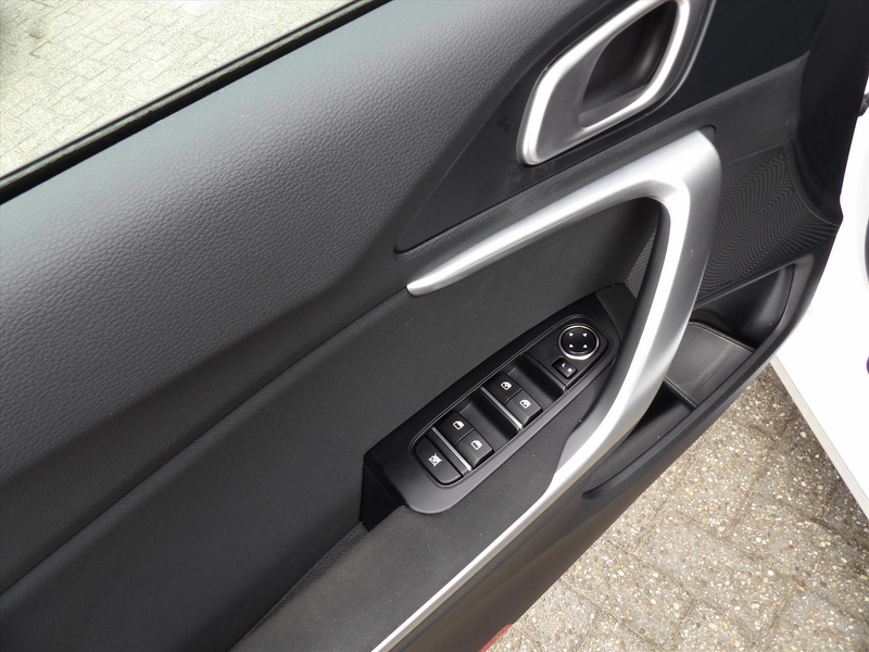 Kia Ceed / cee'd 1.0 Turbo ComfortLine Navi !!!!4.400km!!!! Org. Ne — photo 26