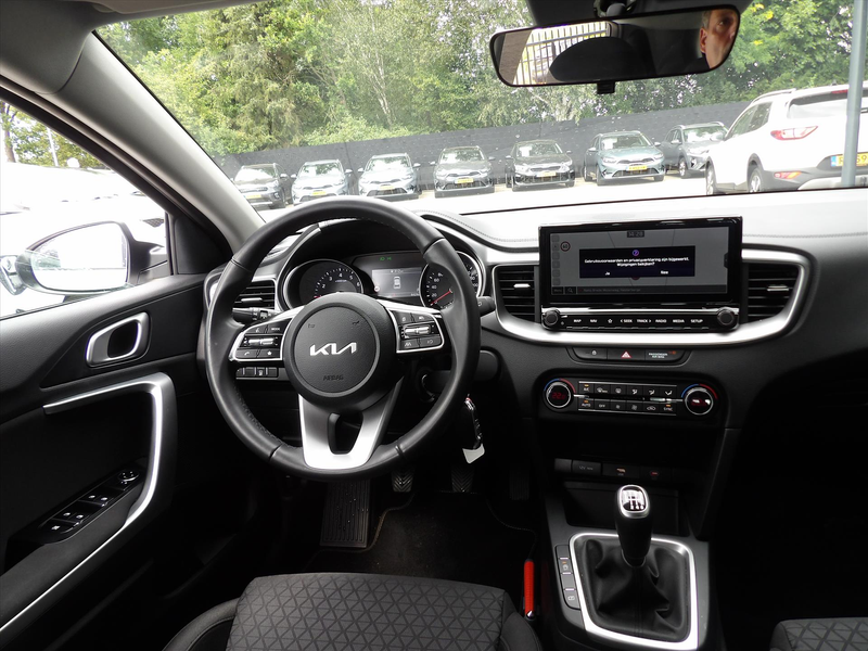 Kia Ceed / cee'd 1.0 Turbo ComfortLine Navi !!!!4.400km!!!! Org. Ne — photo 13