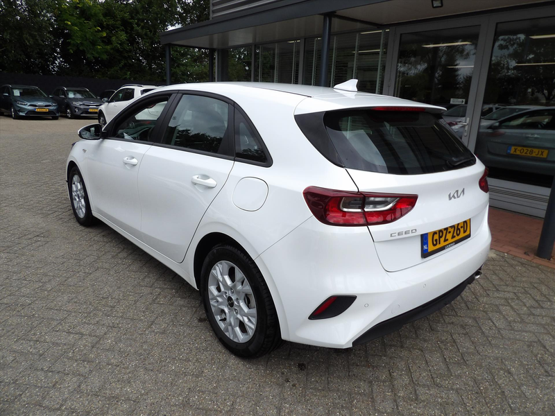 Kia Ceed / cee'd 1.0 Turbo ComfortLine Navi !!!!4.400km!!!! Org. Ne — photo 3
