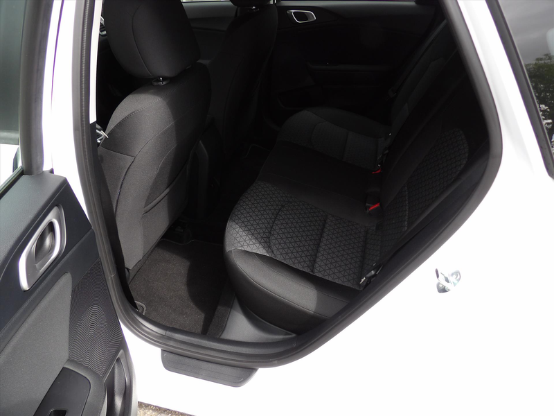 Kia Ceed / cee'd 1.0 Turbo ComfortLine Navi !!!!4.400km!!!! Org. Ne — photo 9