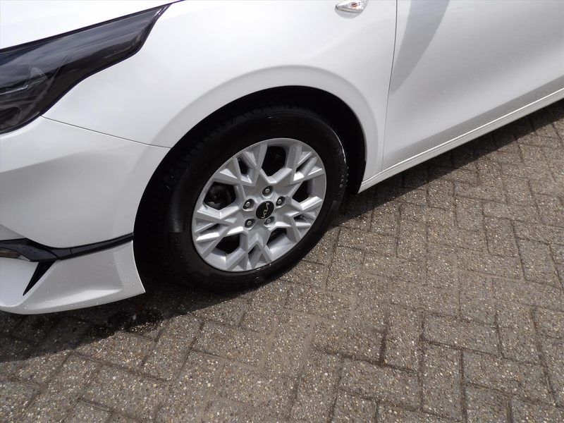 Kia Ceed / cee'd 1.0 Turbo ComfortLine Navi !!!!4.400km!!!! Org. Ne — photo 7