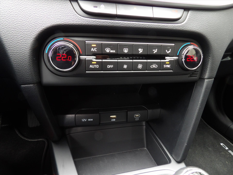 Kia Ceed / cee'd 1.0 Turbo ComfortLine Navi !!!!4.400km!!!! Org. Ne — photo 36