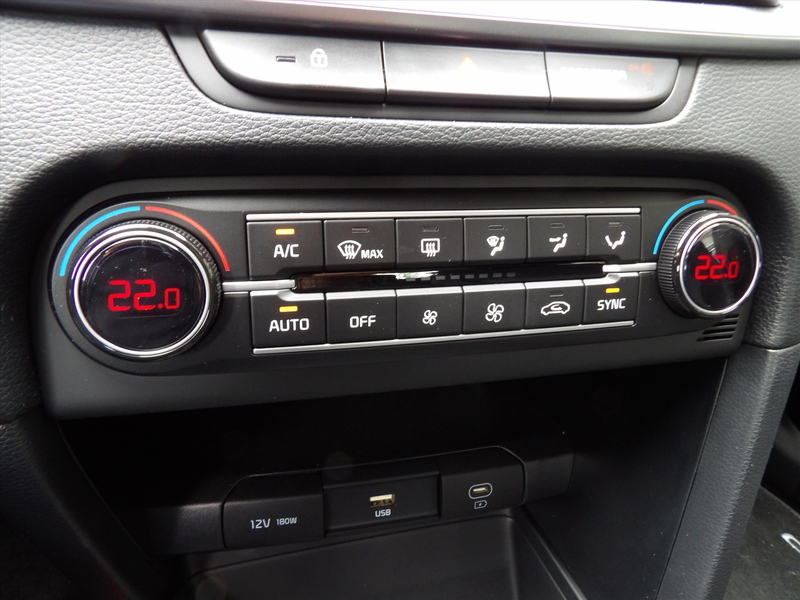 Kia Ceed / cee'd 1.0 Turbo ComfortLine Navi !!!!4.400km!!!! Org. Ne — photo 38