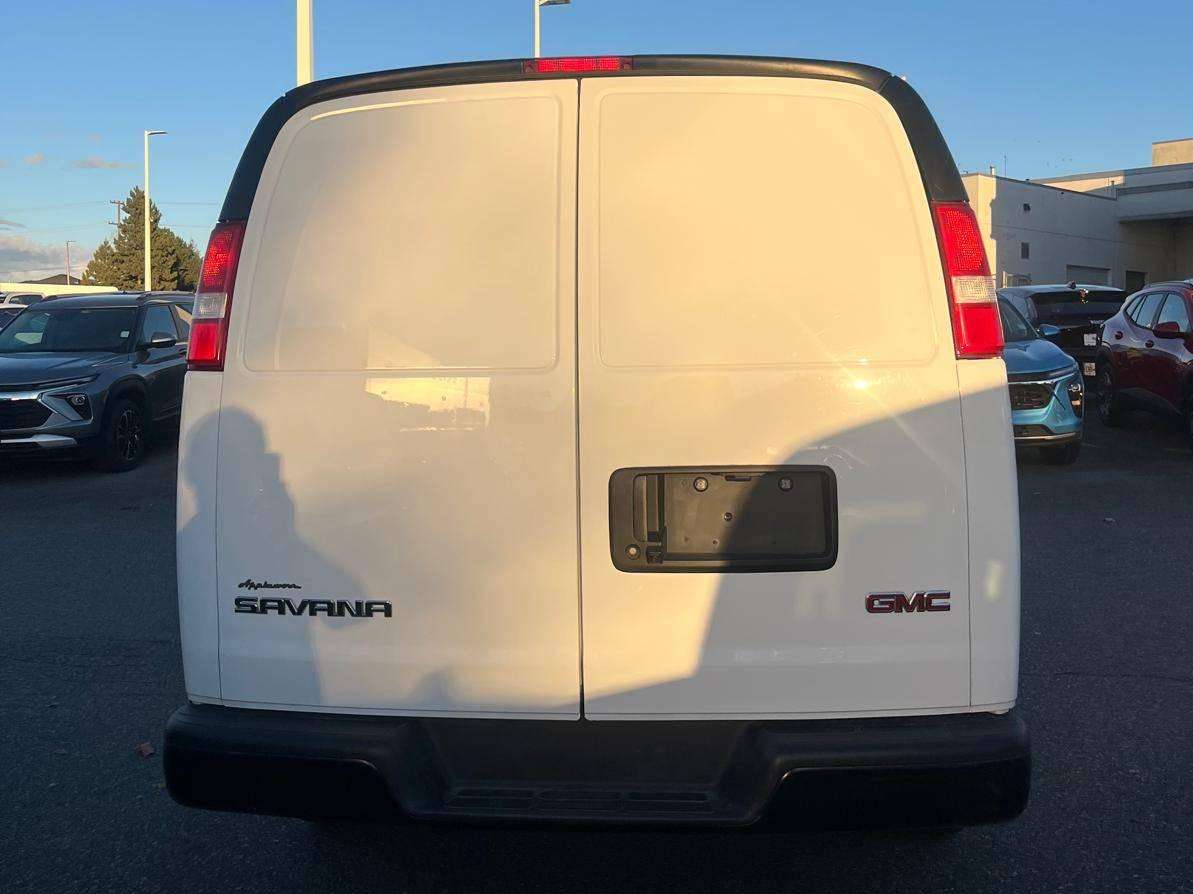 2024 GMC Savana 2500 Cargo Van