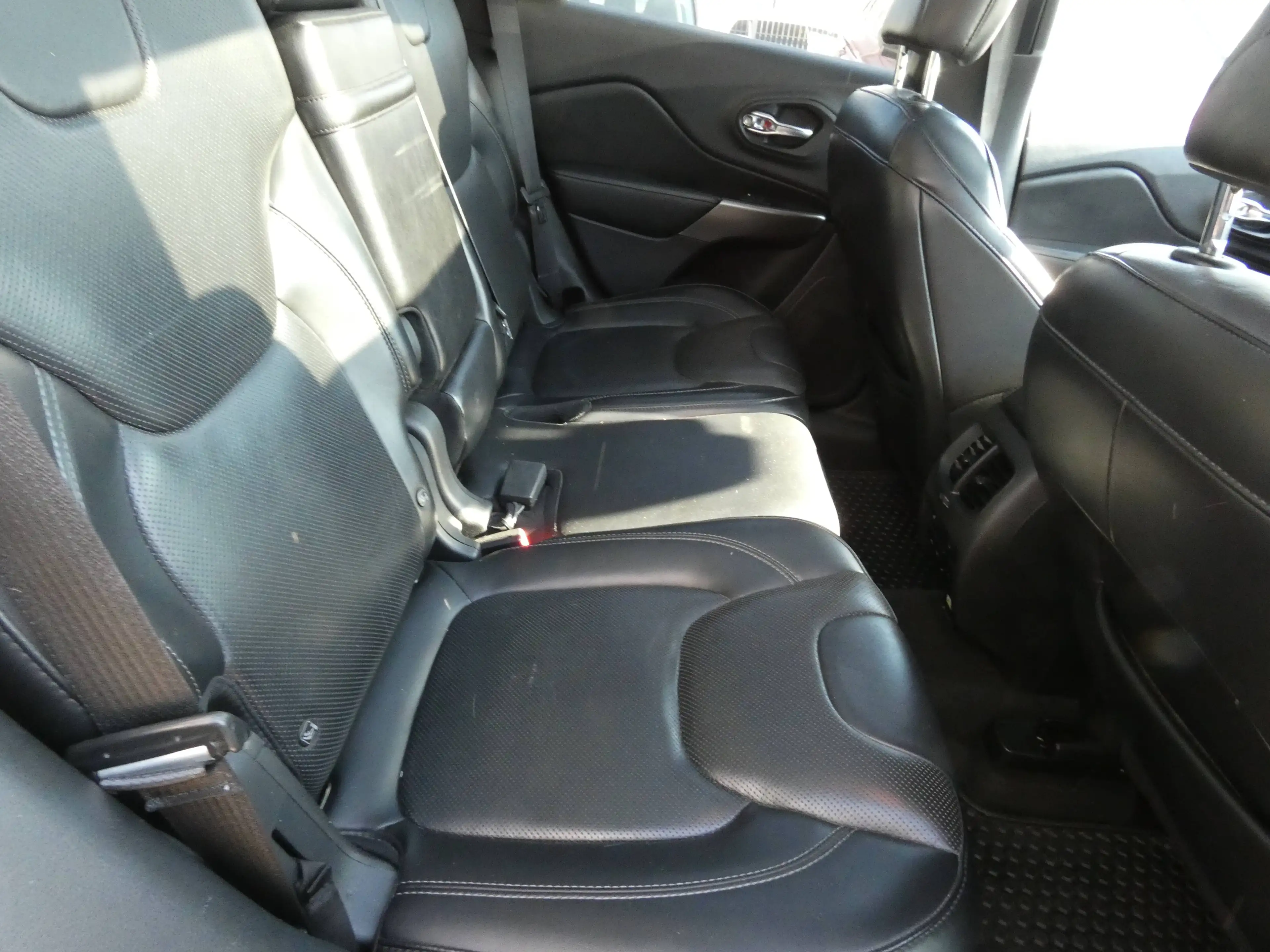 Jeep Cherokee Overland 4WD"Leder"Navi"Kamera — photo 9