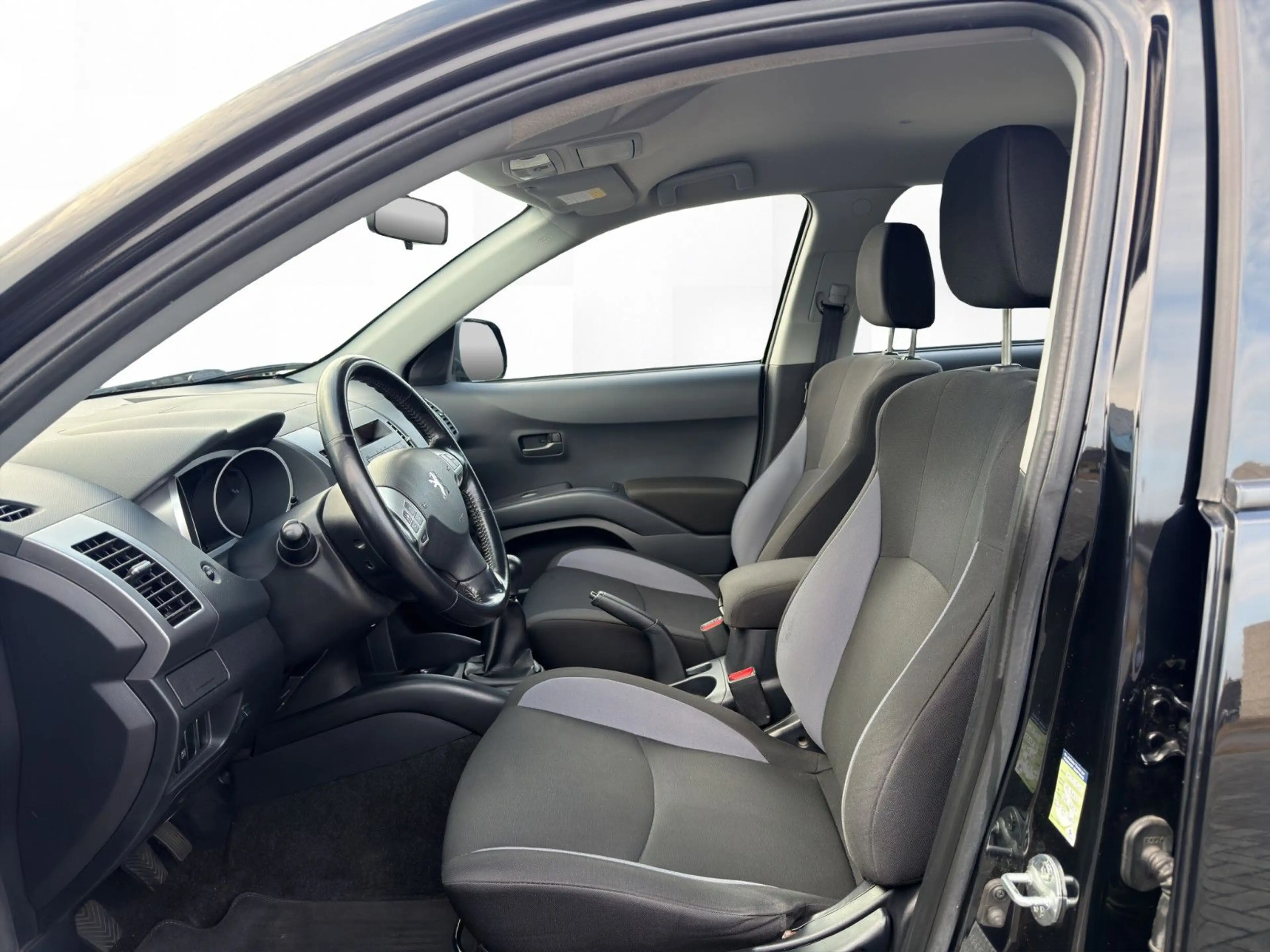 Peugeot 4007 2.4 Tendance 4X4 *1.Hand*AC*TEMPO*Allwetter — photo 10