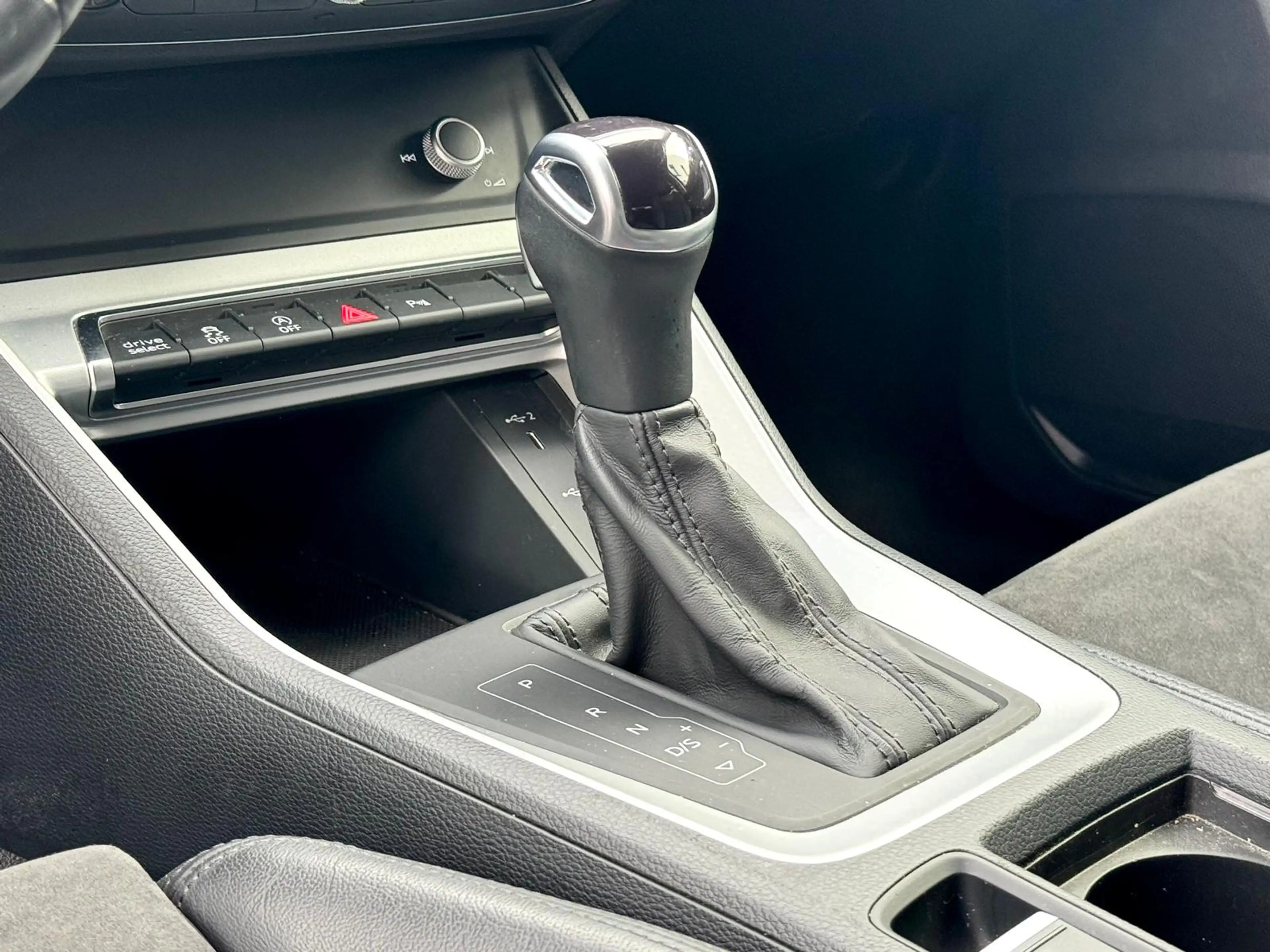 Audi Q3 SPORTBACK 35 TFSI S-LINE AUTO COCKPIT CARPLAY CAMERA — photo 16