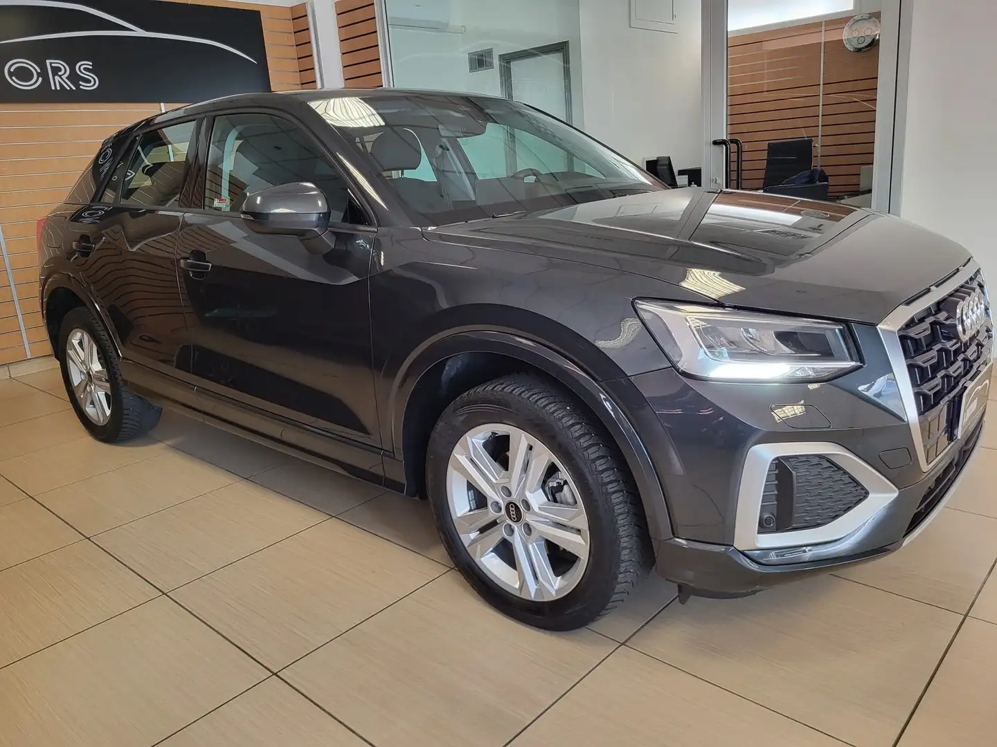 Audi Q2 35 tfsi  s-tronic NAVI FULL LED RETROCAMERA Gris - 2