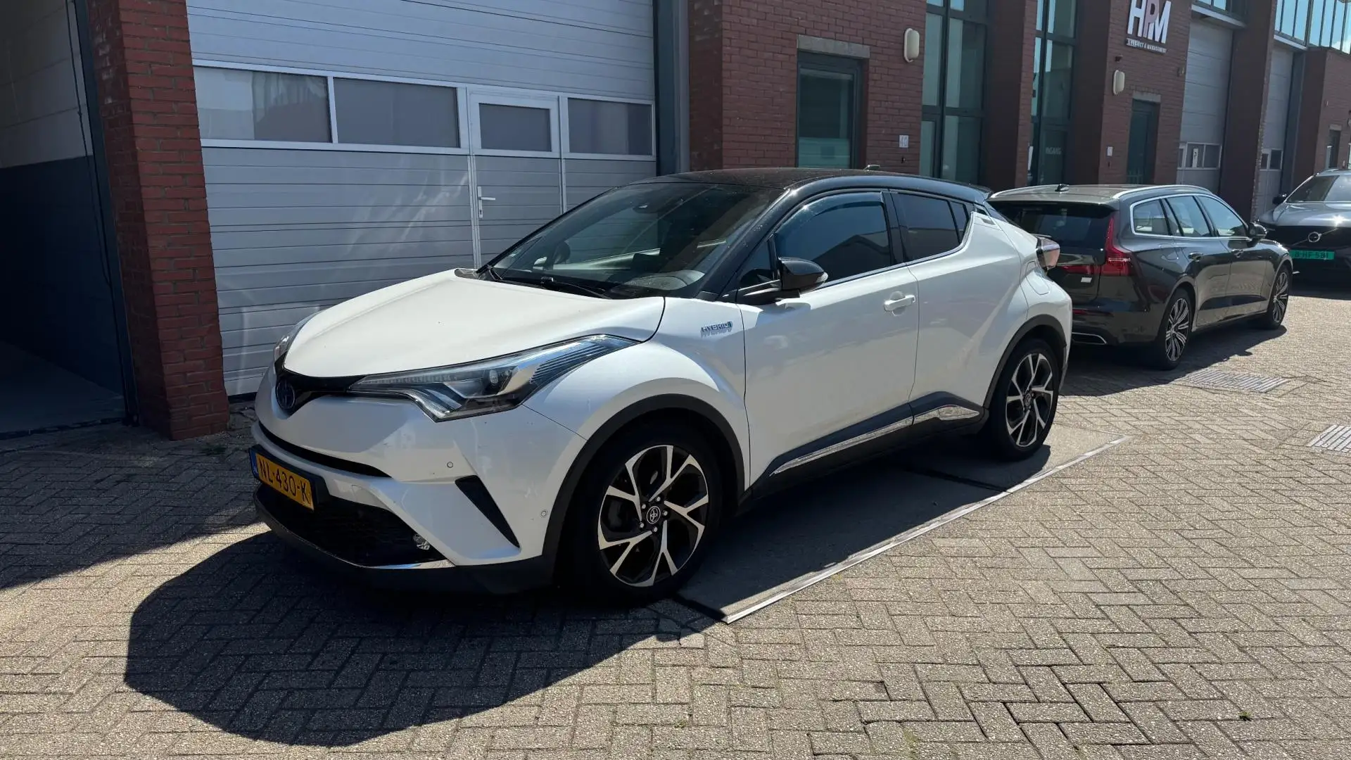 Toyota C-HR 1.8 Hybrid Bi-Tone Plus FULL OPTION|GARANTIE|NAP! Wit - 1