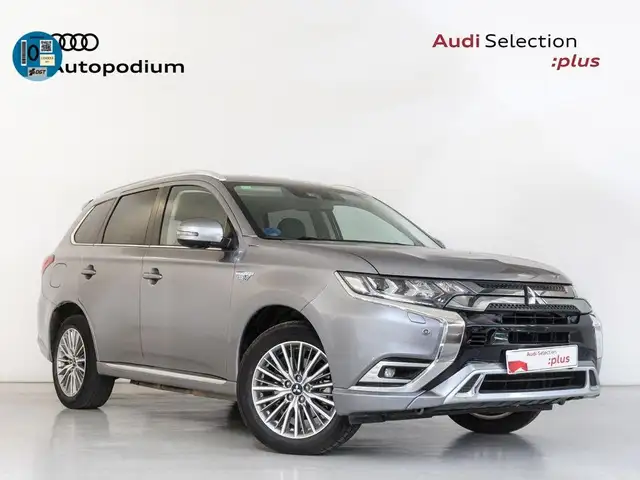 Mitsubishi Outlander PHEV Kaiteki 4WD