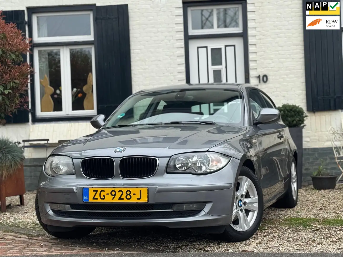 BMW 118 1-serie 118d Business Line|Stoelverwarming| Grijs - 1