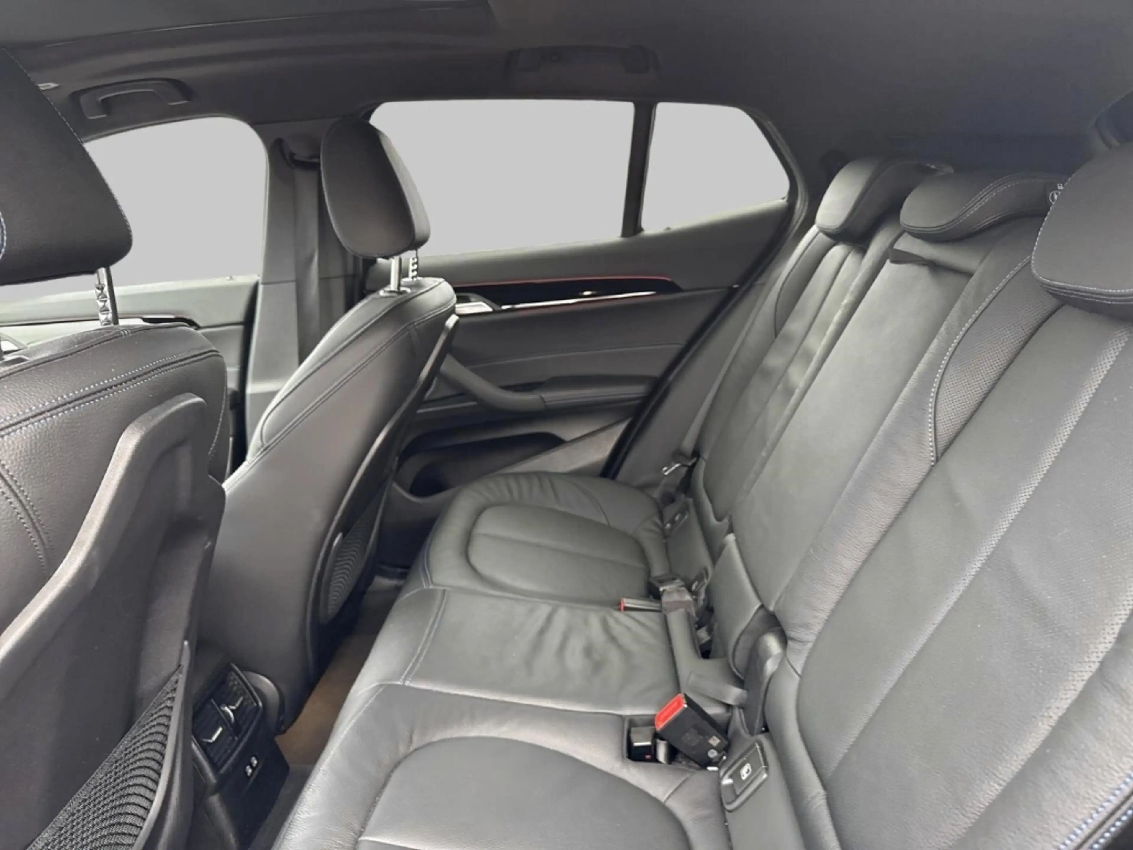 BMW X2 XDRIVE25E A Sportpaket HUD El. Panodach Panorama N — photo 8