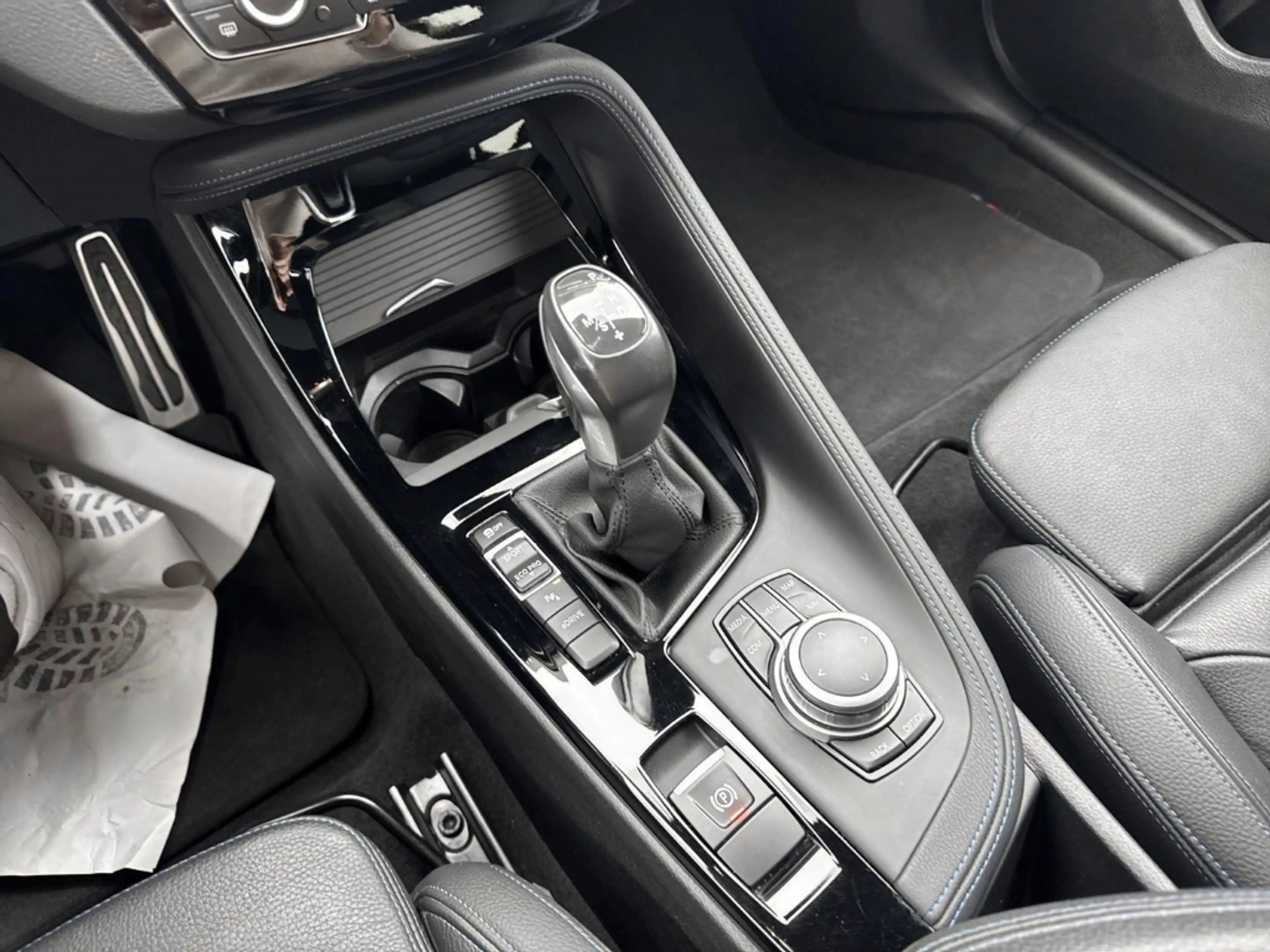 BMW X2 XDRIVE25E A Sportpaket HUD El. Panodach Panorama N — photo 13