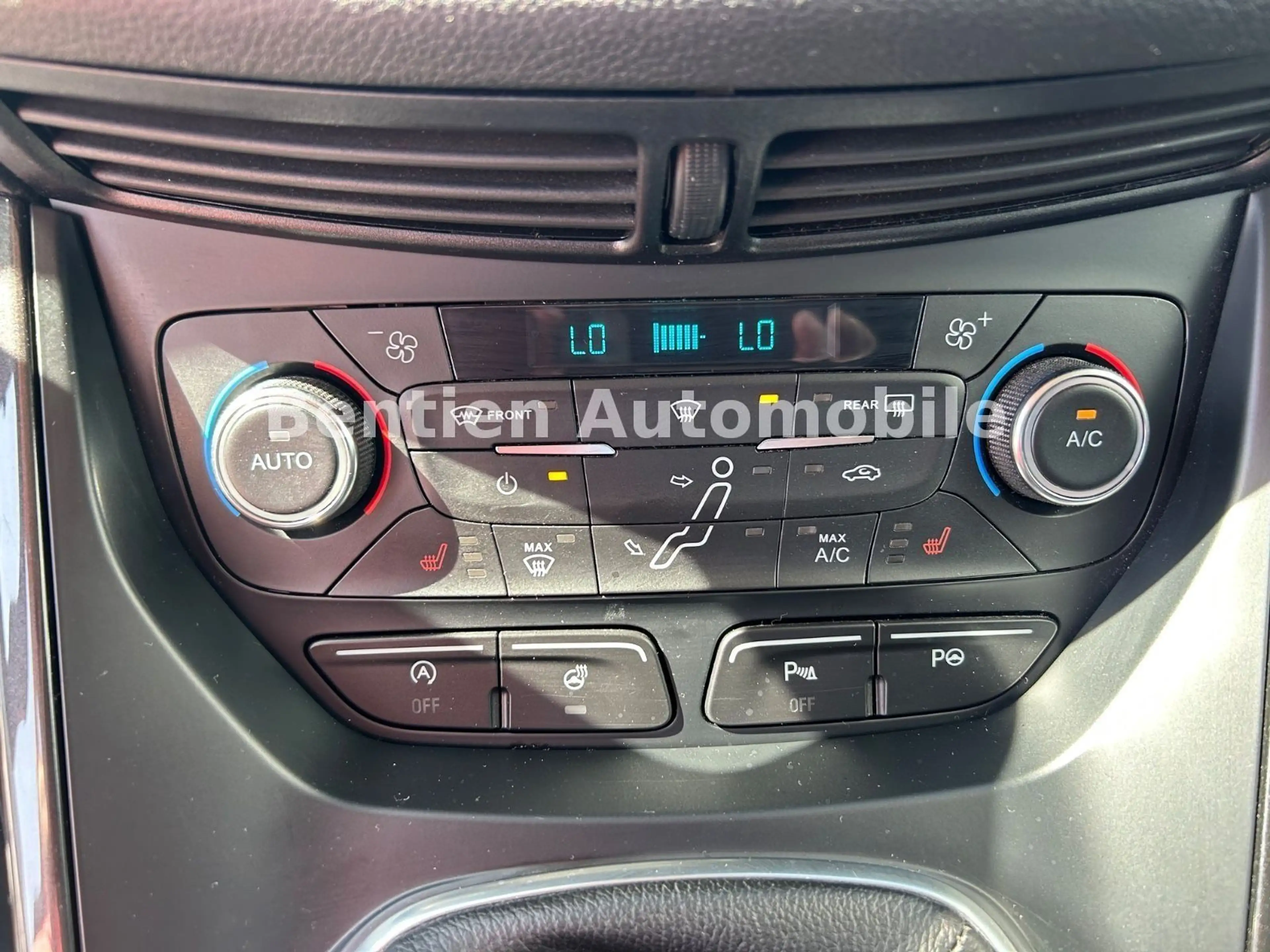 Ford Grand C-Max Grand C-MAX Titanium,SHZ,ALU,PDC — photo 14