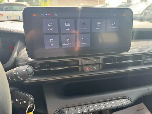 Jeep Avenger view 11