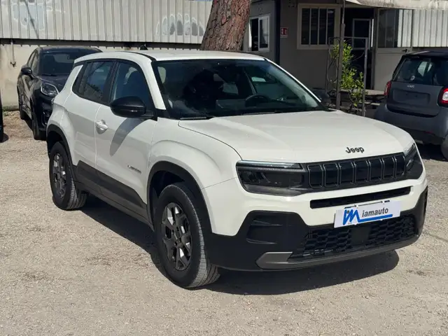 Jeep Avenger view 3