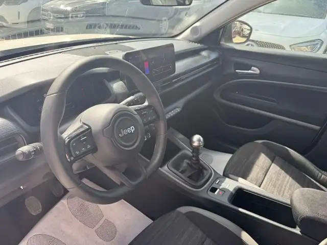 Jeep Avenger view 8