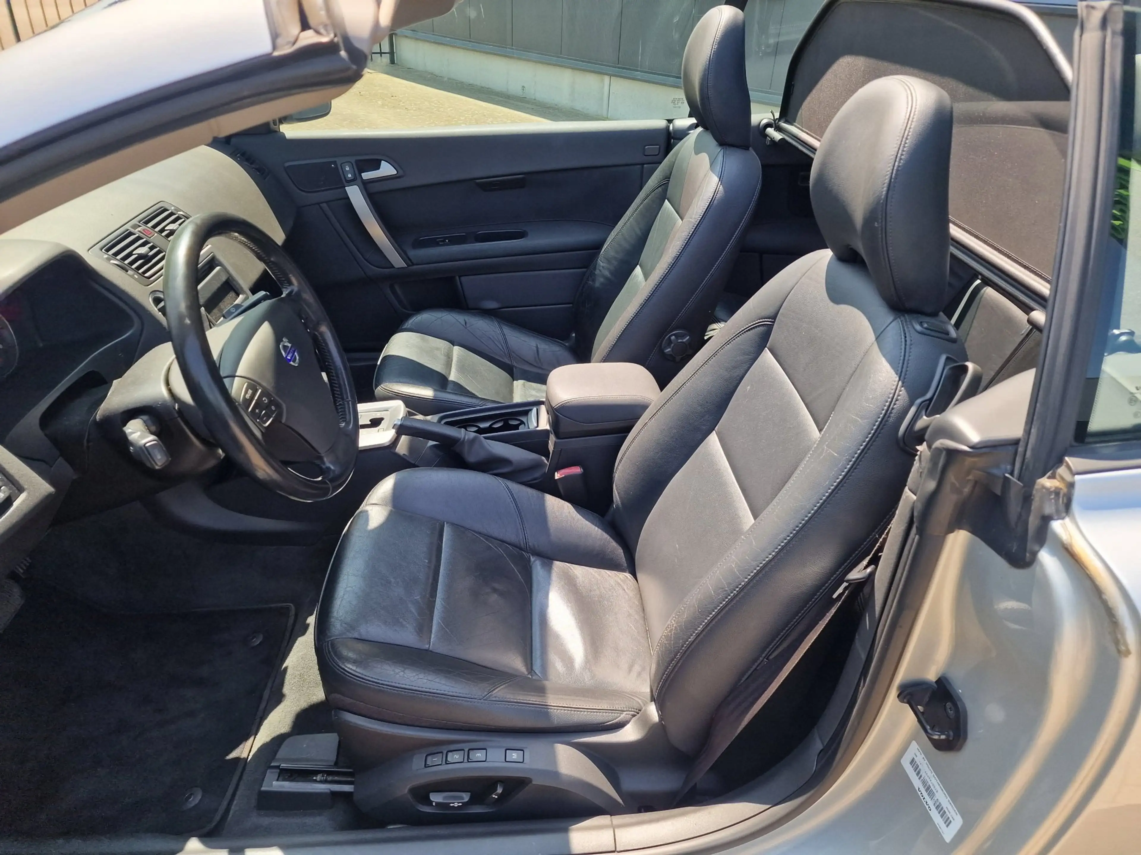 Volvo C70 Convertible 2.4 Summum, netto € 6.600, archief fot — photo 14