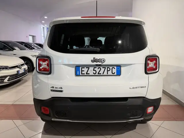 Jeep Renegade view 4