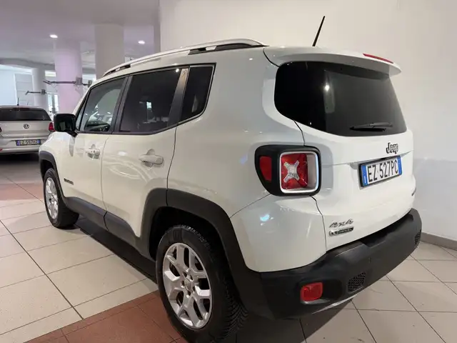 Jeep Renegade view 3