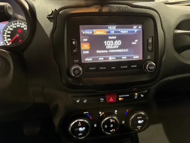 Jeep Renegade view 14