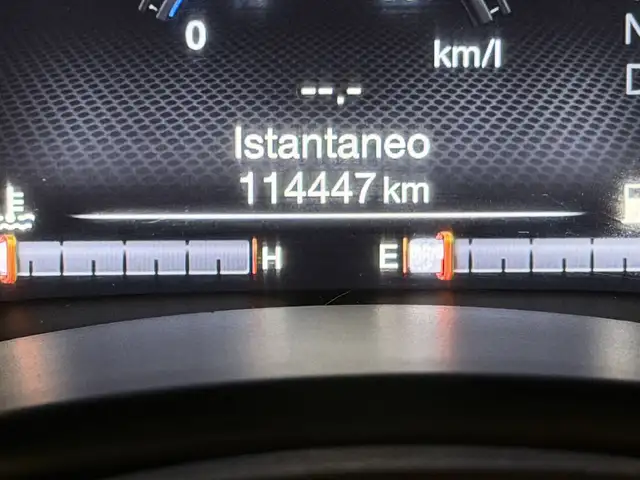 Jeep Renegade view 13