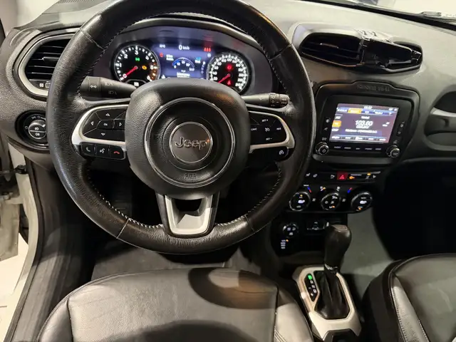 Jeep Renegade view 12