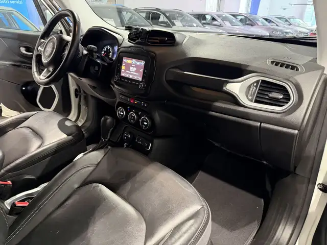 Jeep Renegade view 11