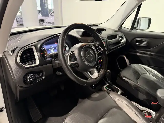 Jeep Renegade view 8
