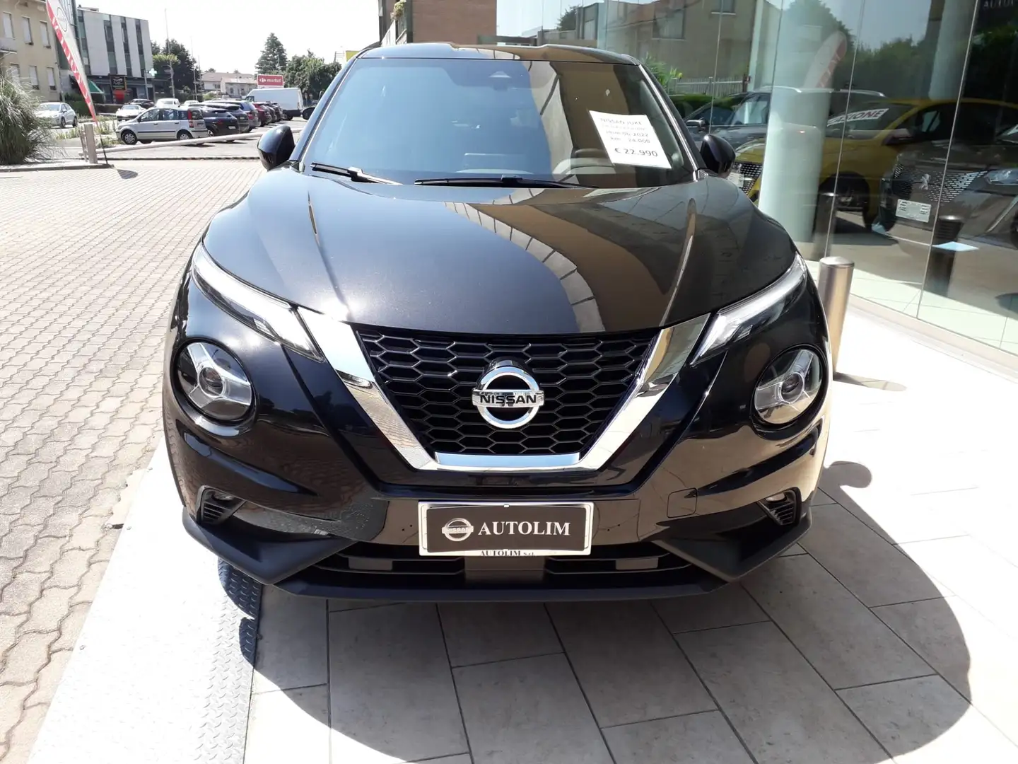 Nissan Juke 1.0 dig-t N-Connecta 114cv dct + Navi & Cold Pack Zwart - 1