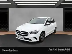 Mercedes-Benz B 180 *STYLE*NAVIGATION*PTS*TEMP*MBUX*DAB RADIO* Navi/Autom./Klima/Park Assist./Sitzhzg./MF Lenkrad/Tempomat/Digitales Radio