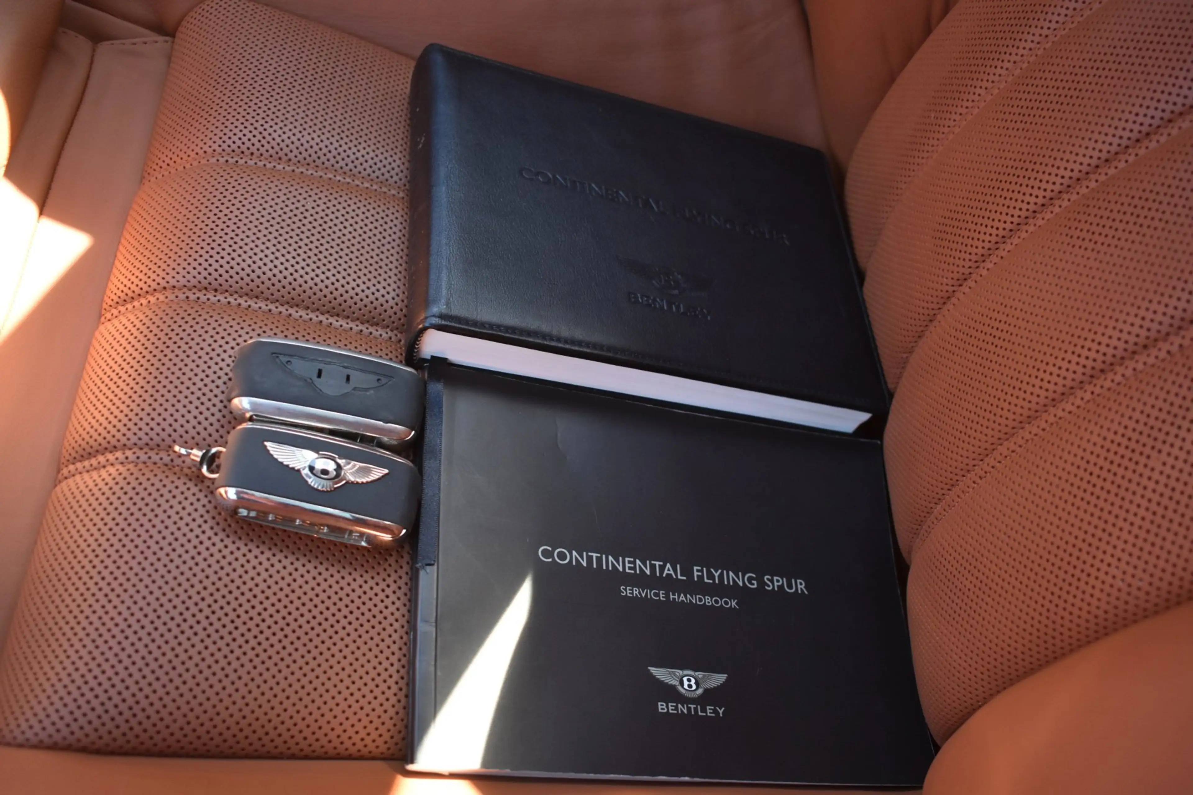 Bentley Flying Spur Continental 6.0 W12 561pk '06 Orig NL Auto Leder C — photo 44