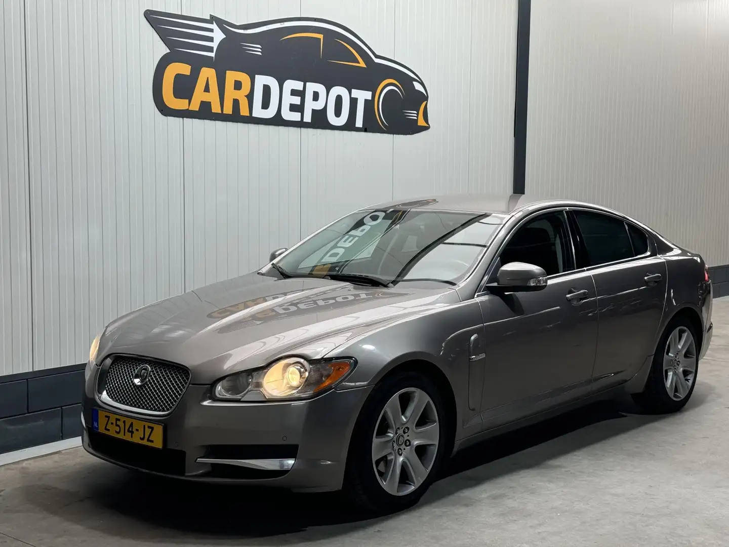 Jaguar XF 2.7D V6 Luxury Gris - 1
