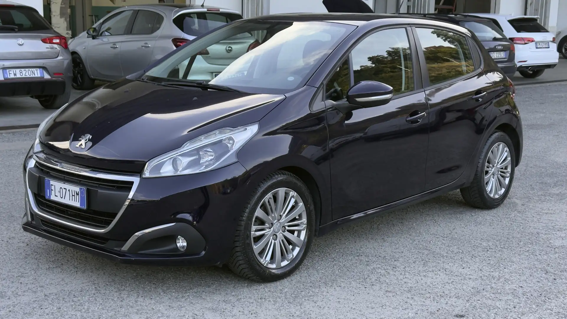 Peugeot 208 208 I 2015 5p 1.6 bluehdi Allure 75cv Nero - 1