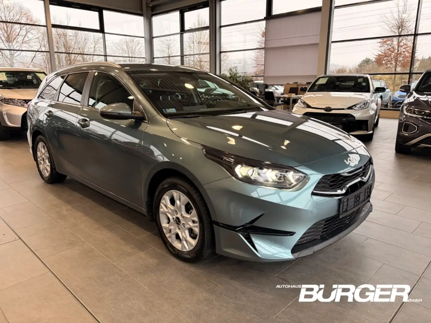 Kia Ceed SW / cee'd SW 1.5 T-GDI AHK Navi LED Kamera DAB CarPlay SHZ Lenk Grau - 2