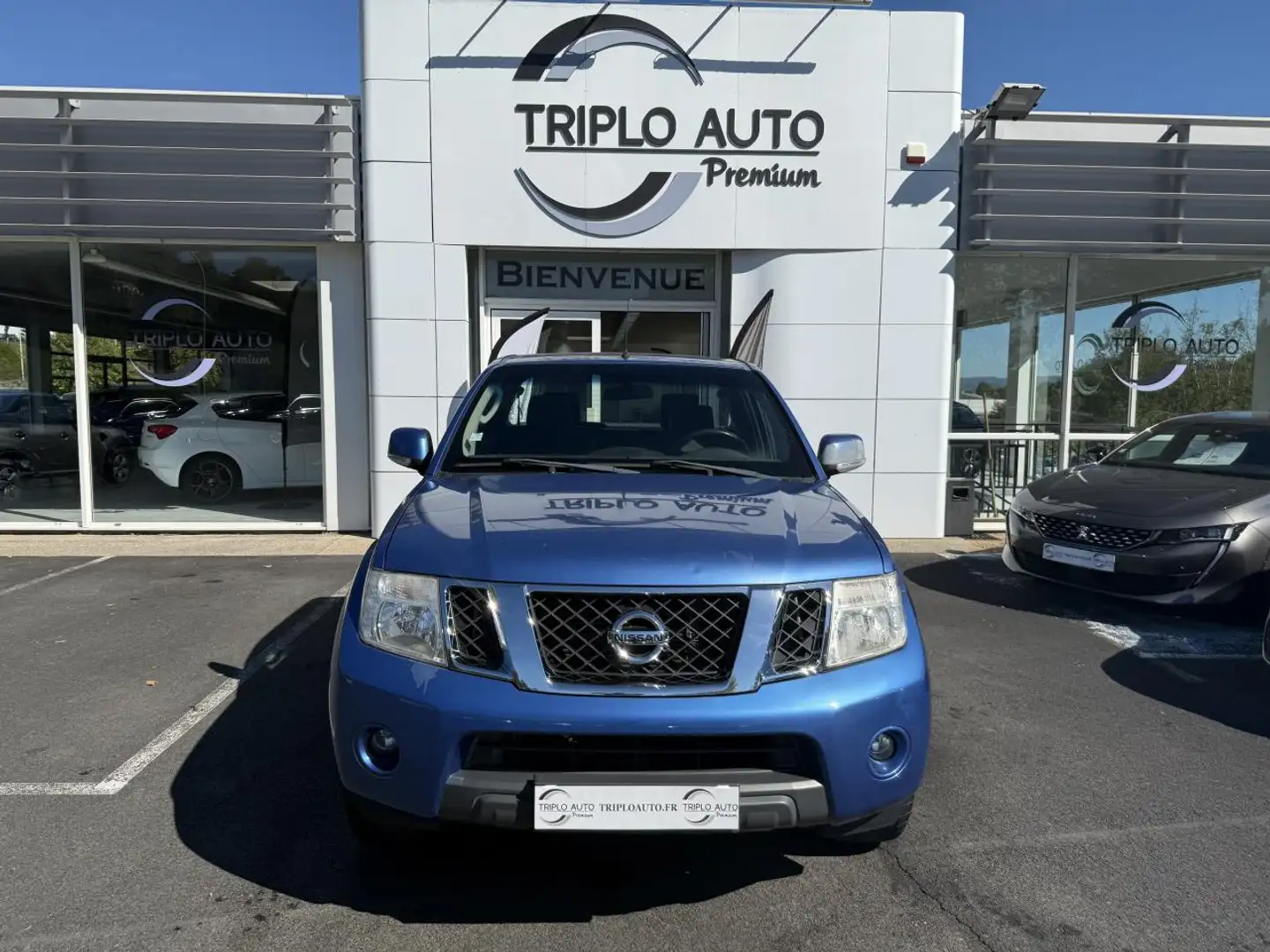 Nissan Navara Navara 2.5 dCi - 174  PICK-UP SIMPLE CABINE King Cab Confort - ATTELAGE + SIEGES CHAUFFANTS Blau - 2