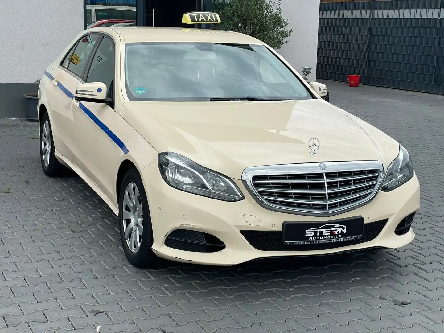 Mercedes-Benz E 200 BlueTEC ELEGANCE Taxi Facelift Beige - 2