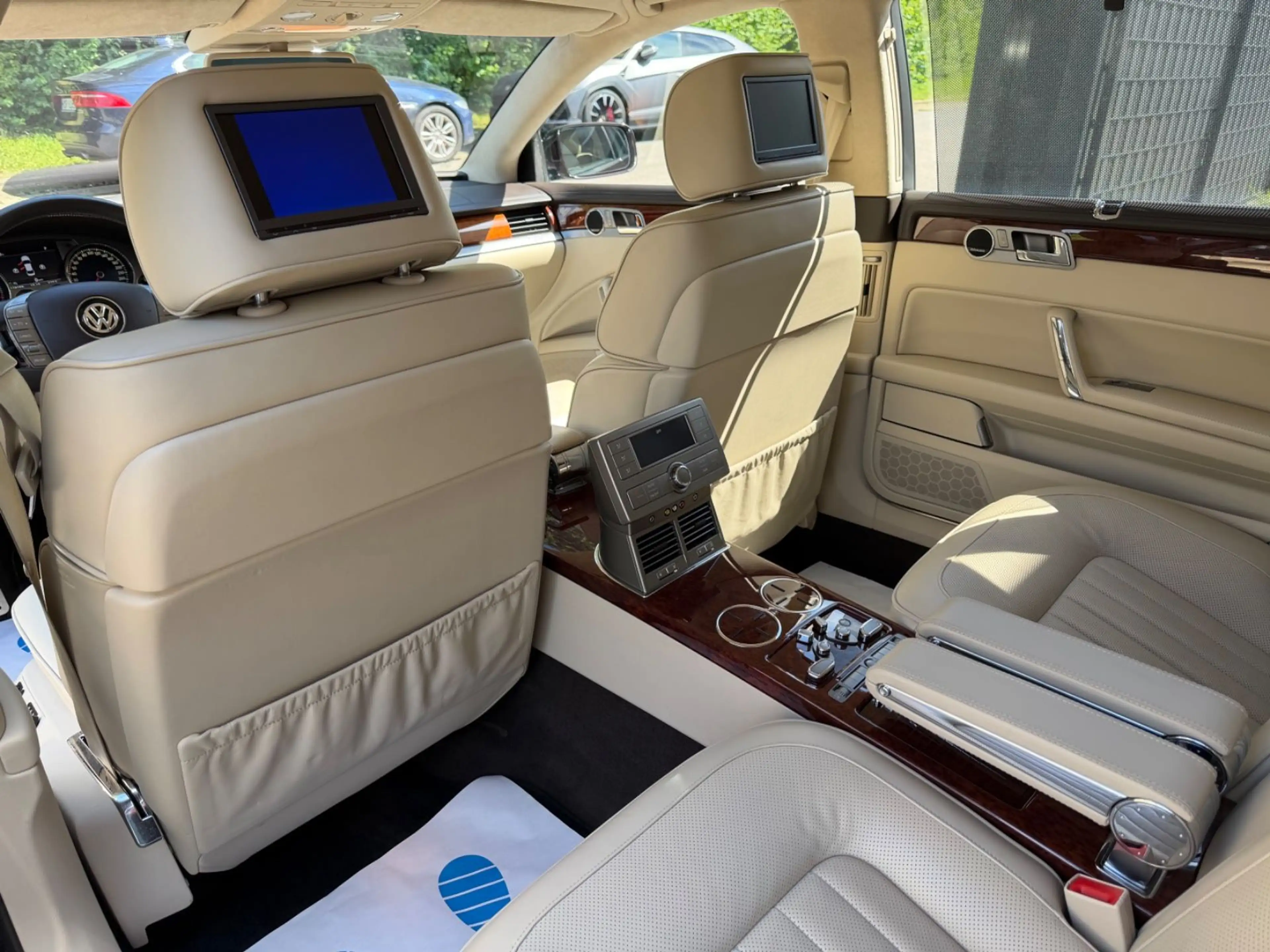 Volkswagen Phaeton 4.2 V8 L 4-Sitzer*DVD-FOND*STNDHZ*VOLL! — photo 14