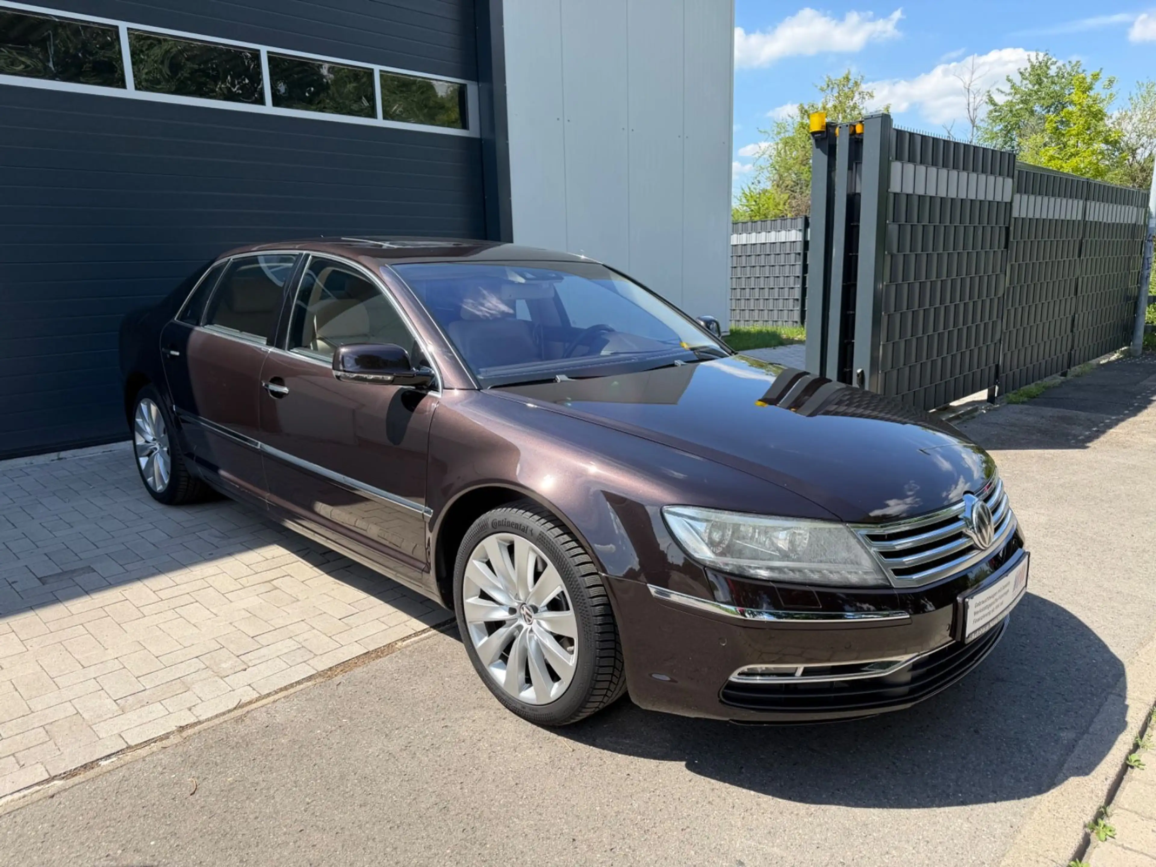 Volkswagen Phaeton 4.2 V8 L 4-Sitzer*DVD-FOND*STNDHZ*VOLL! — photo 2