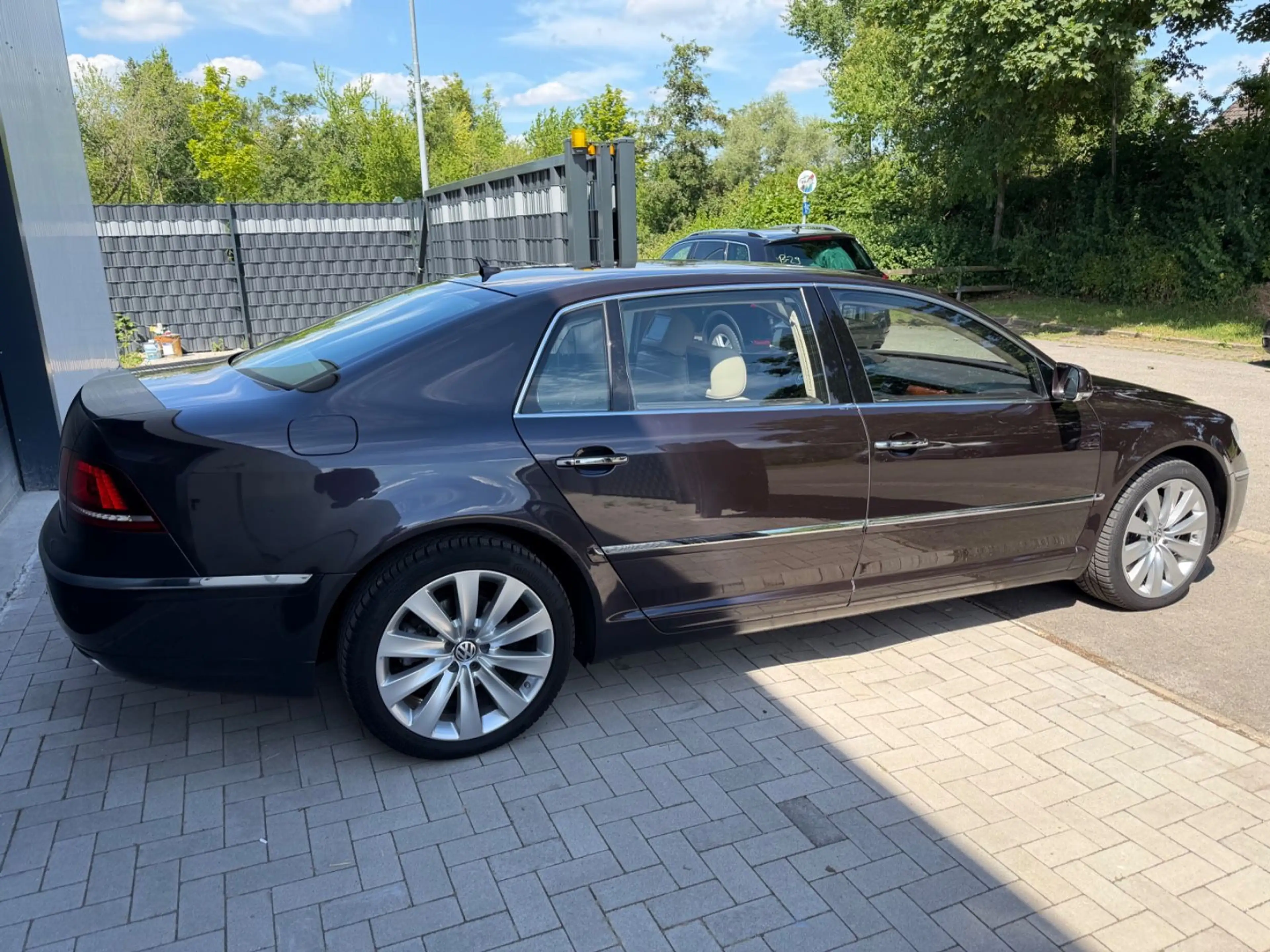 Volkswagen Phaeton 4.2 V8 L 4-Sitzer*DVD-FOND*STNDHZ*VOLL! — photo 3