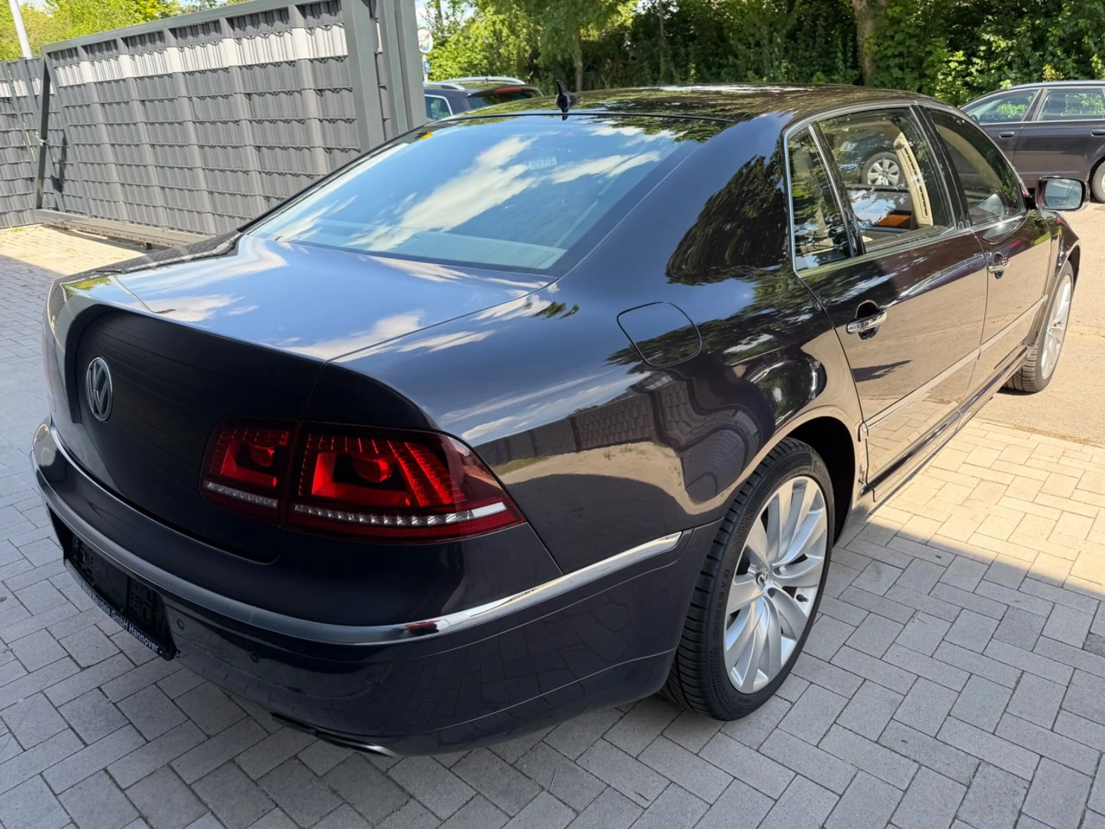 Volkswagen Phaeton 4.2 V8 L 4-Sitzer*DVD-FOND*STNDHZ*VOLL! — photo 4