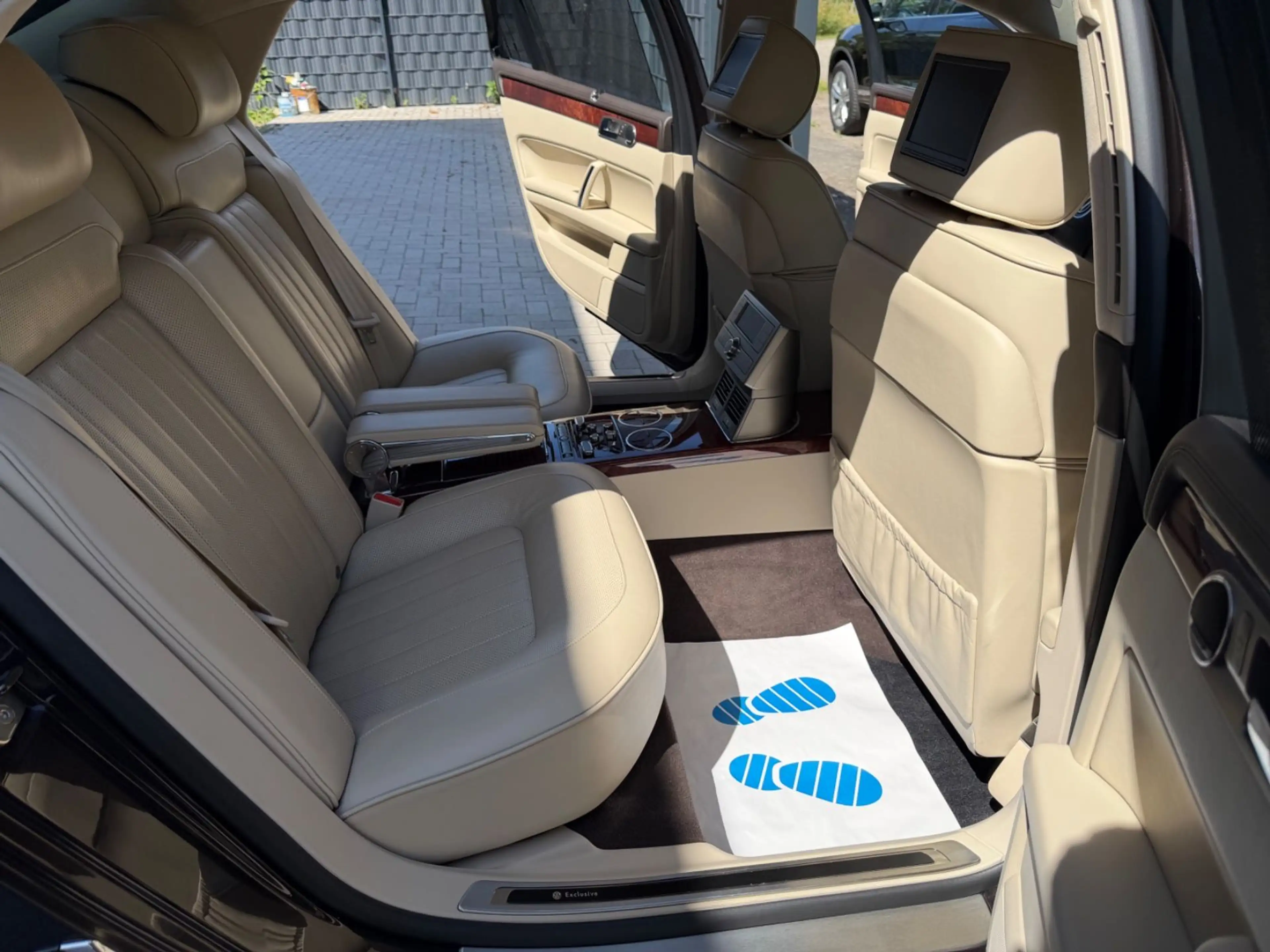 Volkswagen Phaeton 4.2 V8 L 4-Sitzer*DVD-FOND*STNDHZ*VOLL! — photo 13