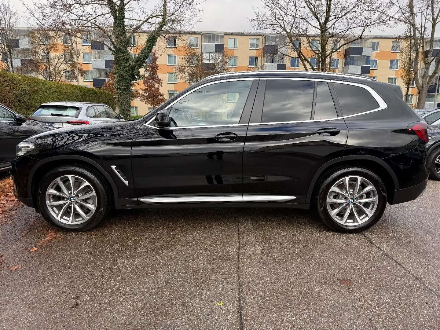 BMW X3 xDrive 20i AUT~Facel~ACC~LiveCock~Kam~Leder Zwart - 2